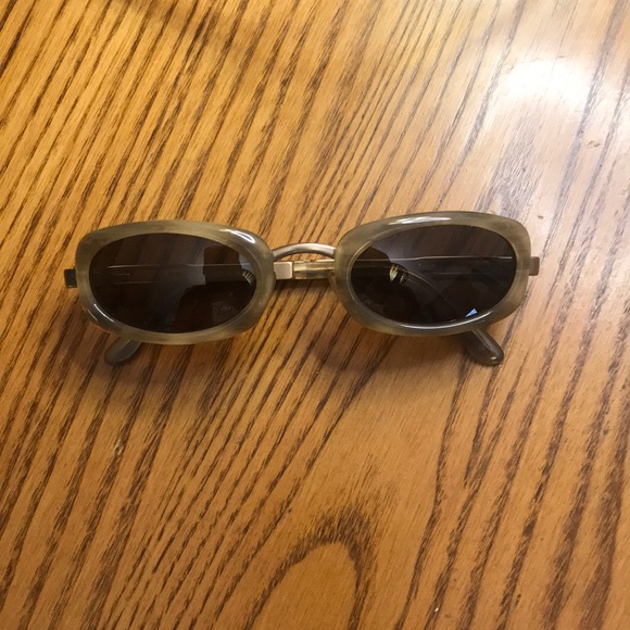 Authentic Fendi Sunglasses - Picture 3 of 8